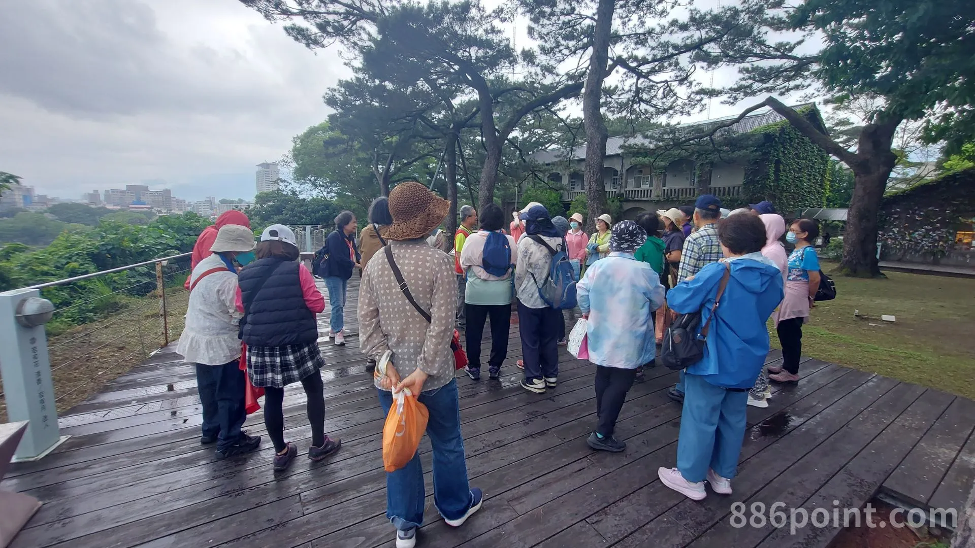 松林下的歷史對話：FLA理事鄭裕雄帶領民眾走讀松園別館人文美景